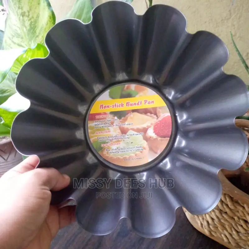 Non-Stick Bundt Pan