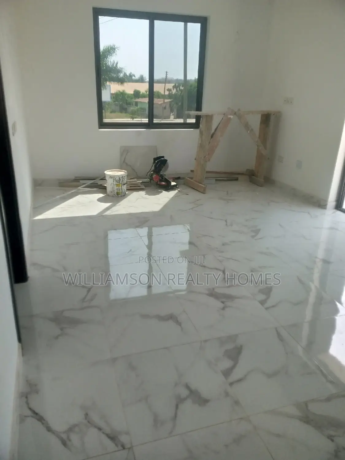5bdrm Mansion in Community 20, Spintex for Sale