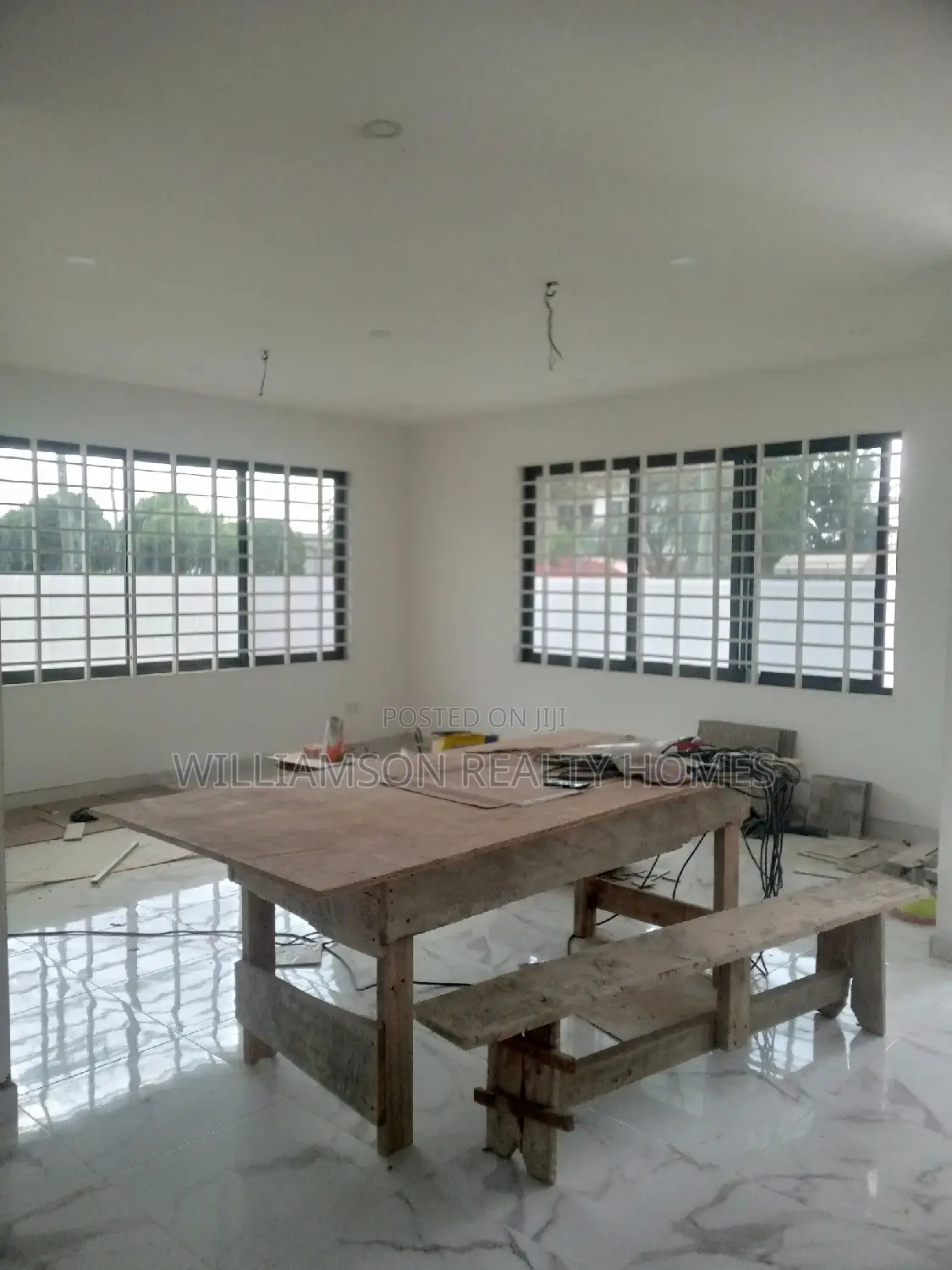 5bdrm Mansion in Community 20, Spintex for Sale