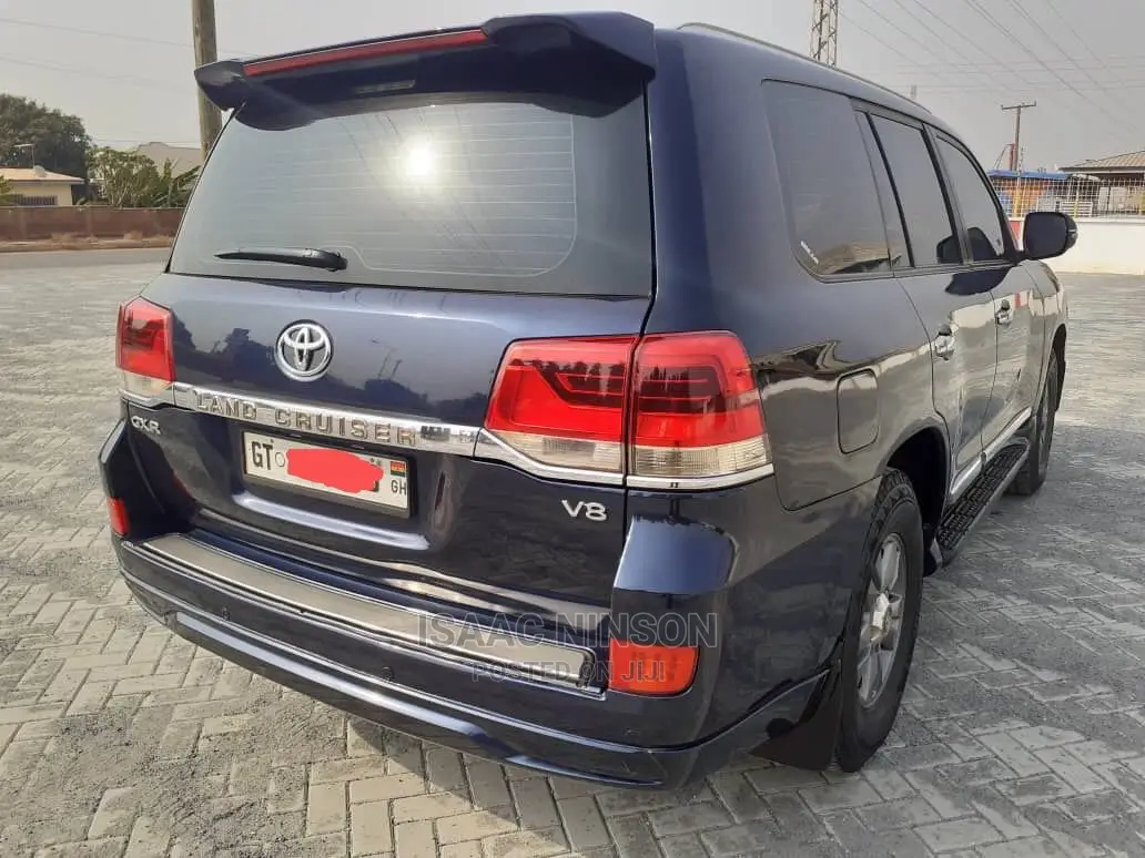 Land Cruiser For Rent