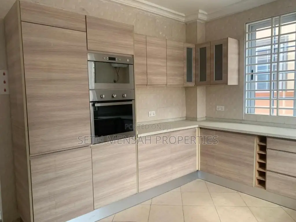 4bdrm House in 4 Bedroom House for for Sale