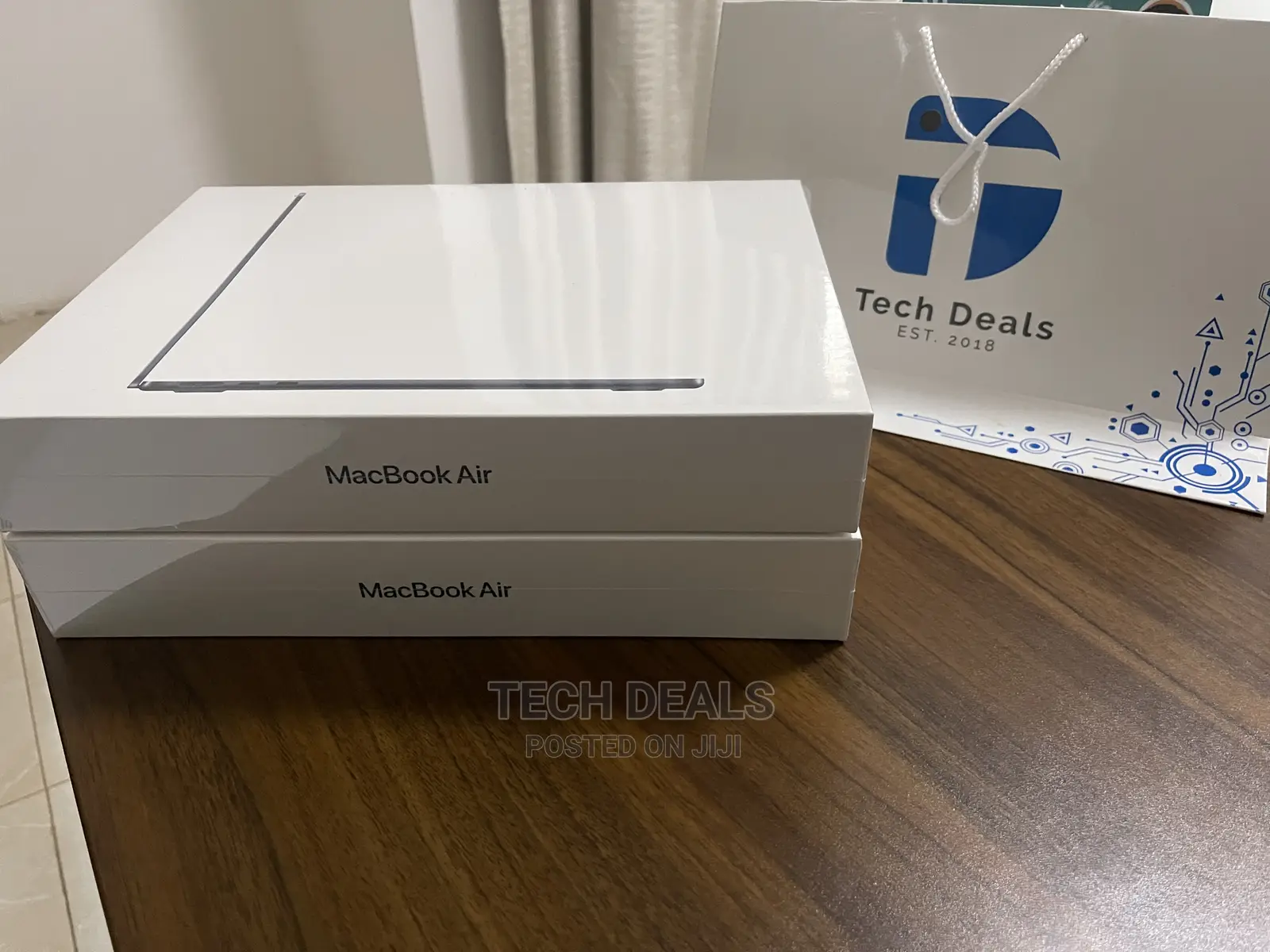 New Laptop Apple MacBook Air 2022 M2 8GB Apple M2 SSD 256GB