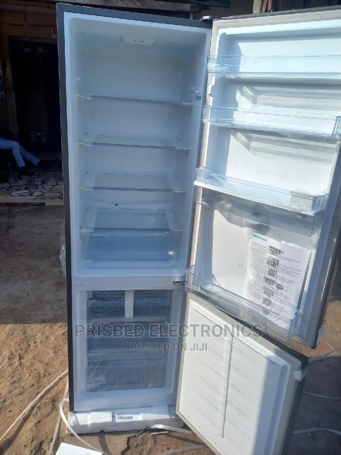 Hisense Double Door Fridge With Dispenser 264 Litres