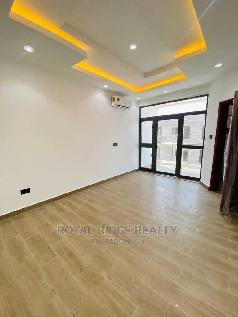 2bdrm Duplex in East Legon School, Accra Metropolitan for sale