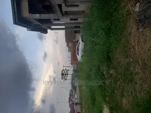 4bdrm Mansion in Kwabenya, Ga East Municipal for Sale