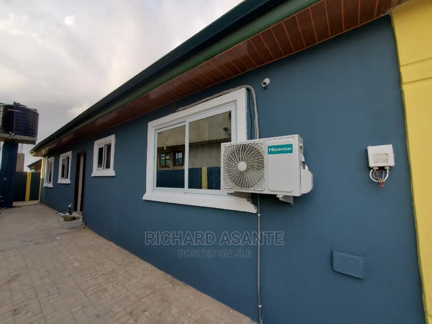 Beautiful 2-Bedroom Self Compound Short Stay at Pokuase