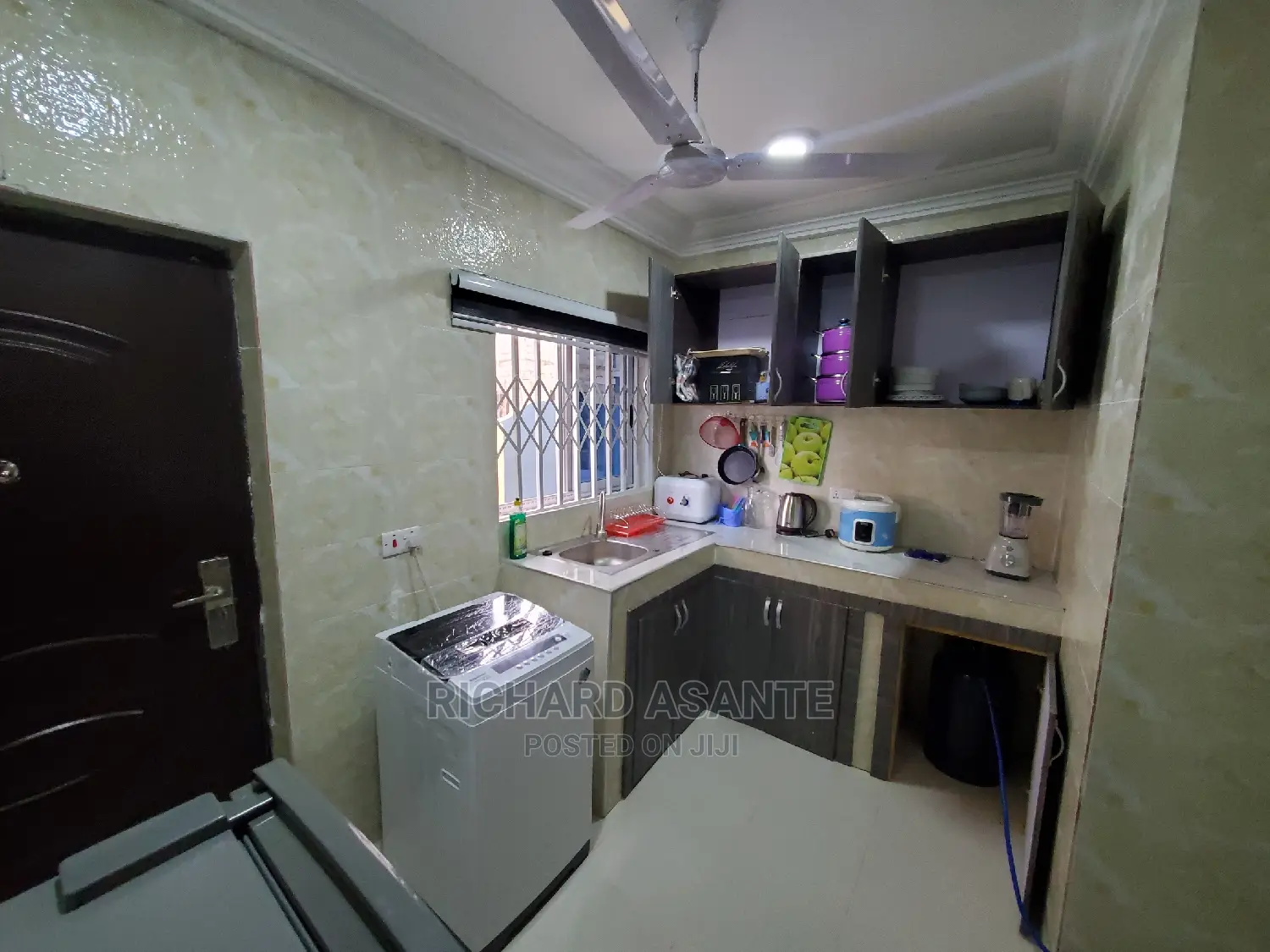 Beautiful 2-Bedroom Self Compound Short Stay at Pokuase