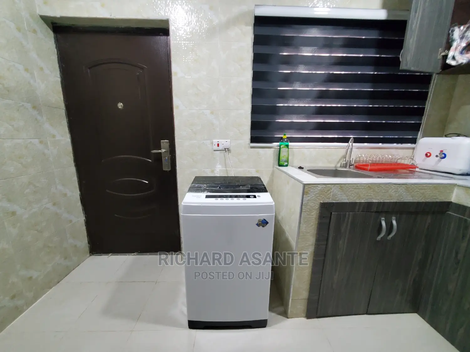 Beautiful 2-Bedroom Self Compound Short Stay at Pokuase