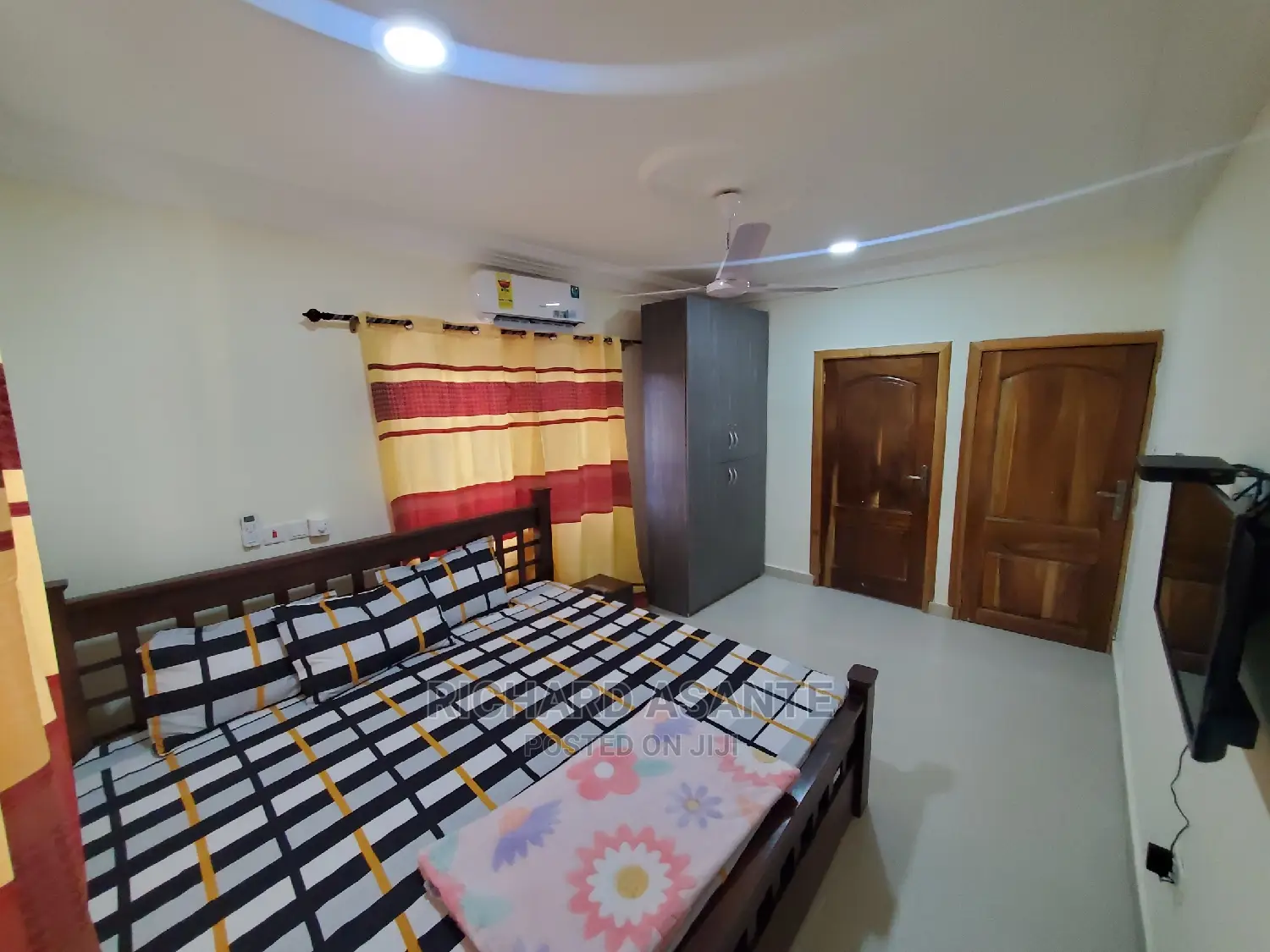 Beautiful 2-Bedroom Self Compound Short Stay at Pokuase