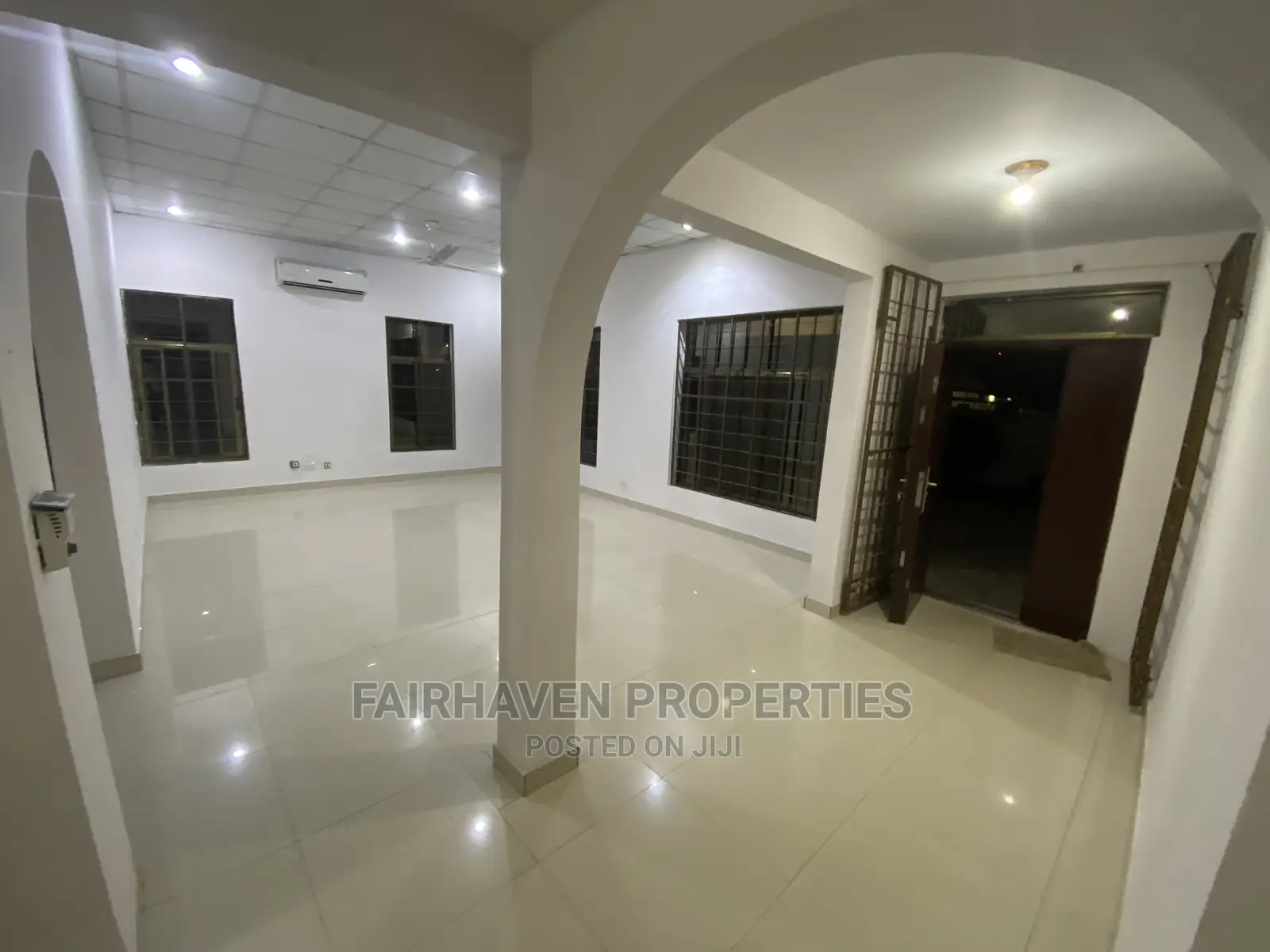4bdrm House in Tseaddo, Airport Residential Area for Rent