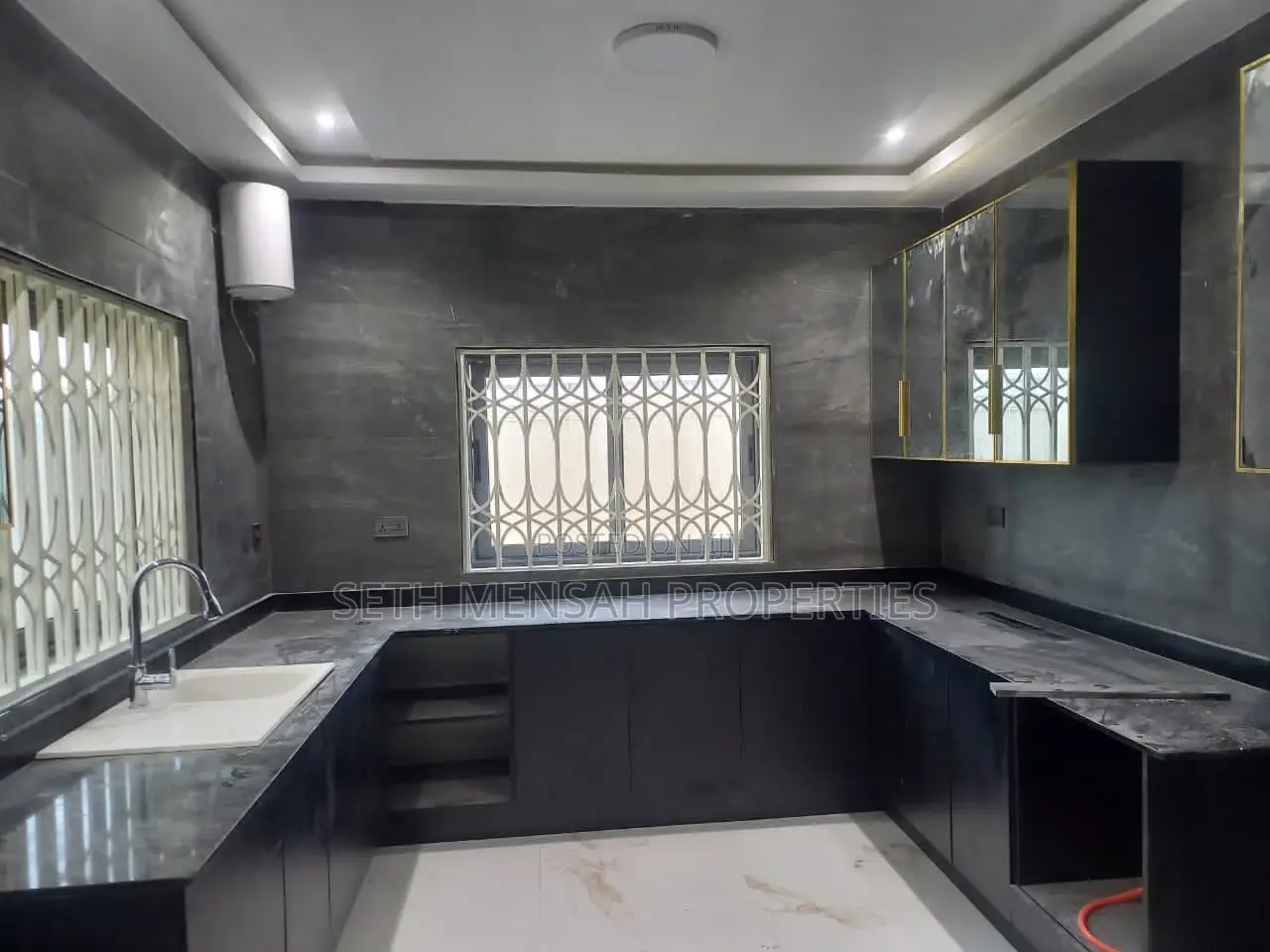 4bdrm House in 4 Bedroom House for for Sale