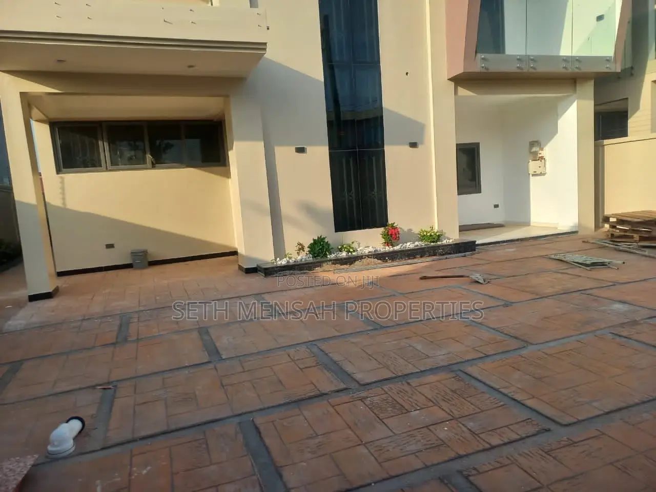 4bdrm House in 4 Bedroom House for for Sale