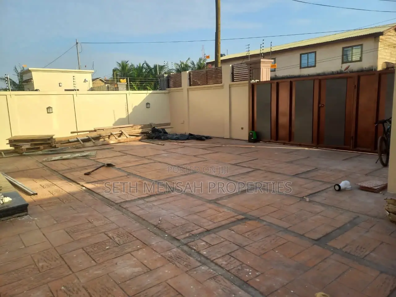 4bdrm House in 4 Bedroom House for for Sale