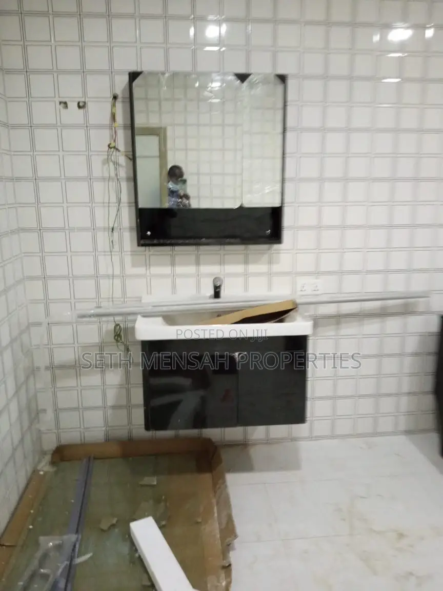 4bdrm House in 4 Bedroom House For, Abelemkpe for Sale