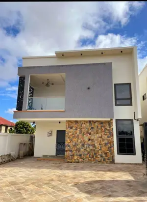4bdrm Duplex in Dr Roko, Tema Metropolitan for sale