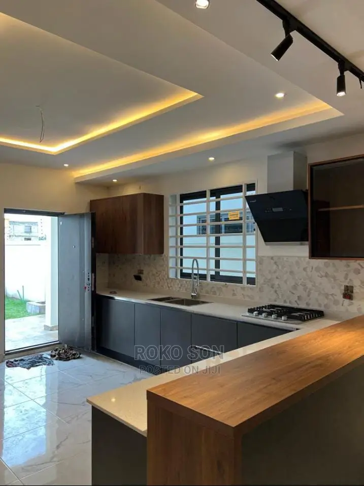 4bdrm Duplex in Dr Roko, Tema Metropolitan for sale