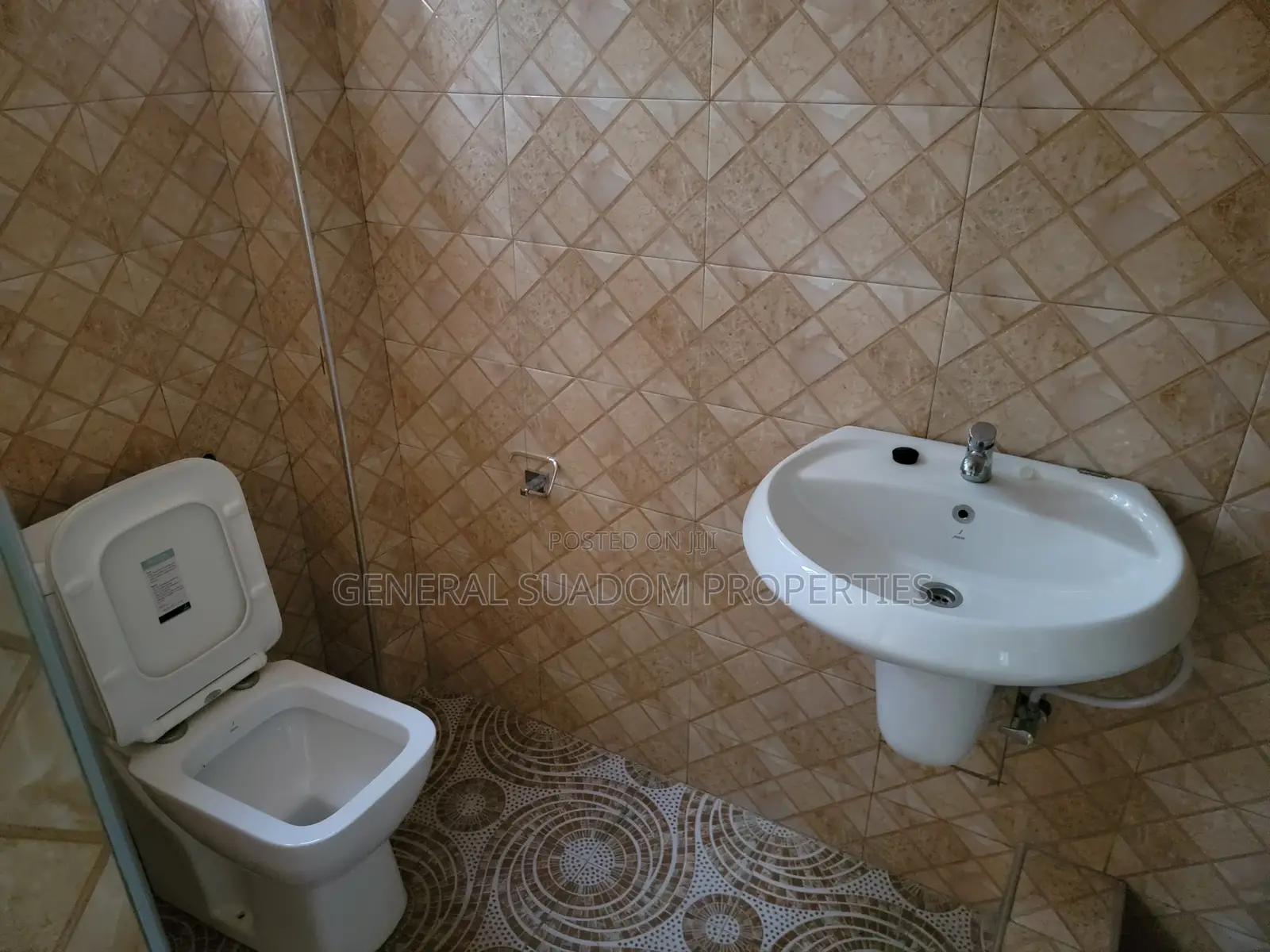 2bdrm Apartment in Suadom Properties, Baatsona Total for rent