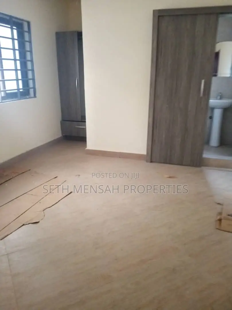 4bdrm House in 4 Bedroom Town House, Haatso for Sale