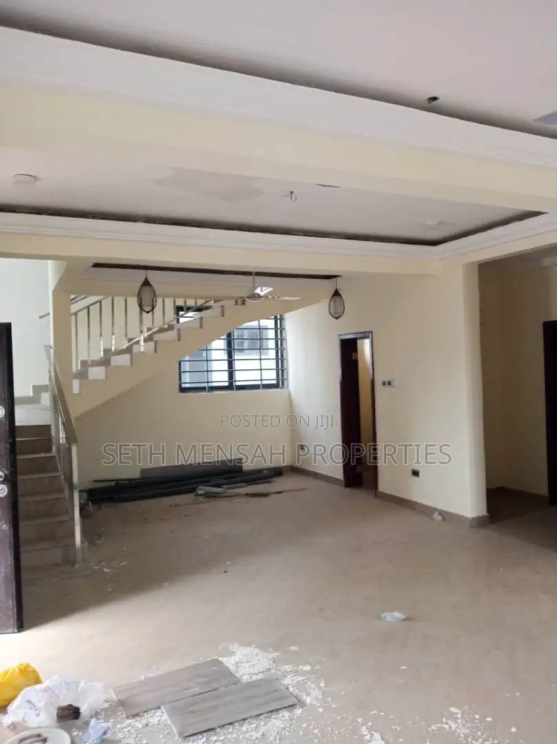 4bdrm House in 4 Bedroom Town House, Haatso for Sale