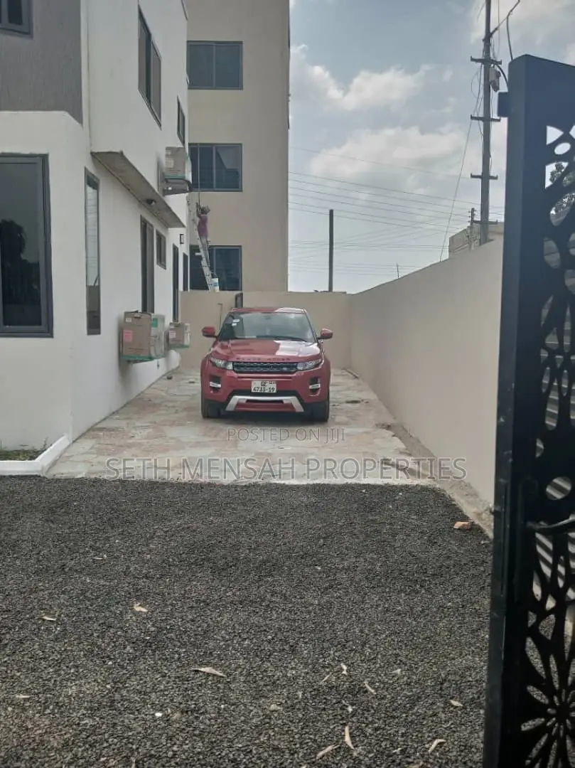 4bdrm House in 4 Bedroom Town House, Haatso for Sale