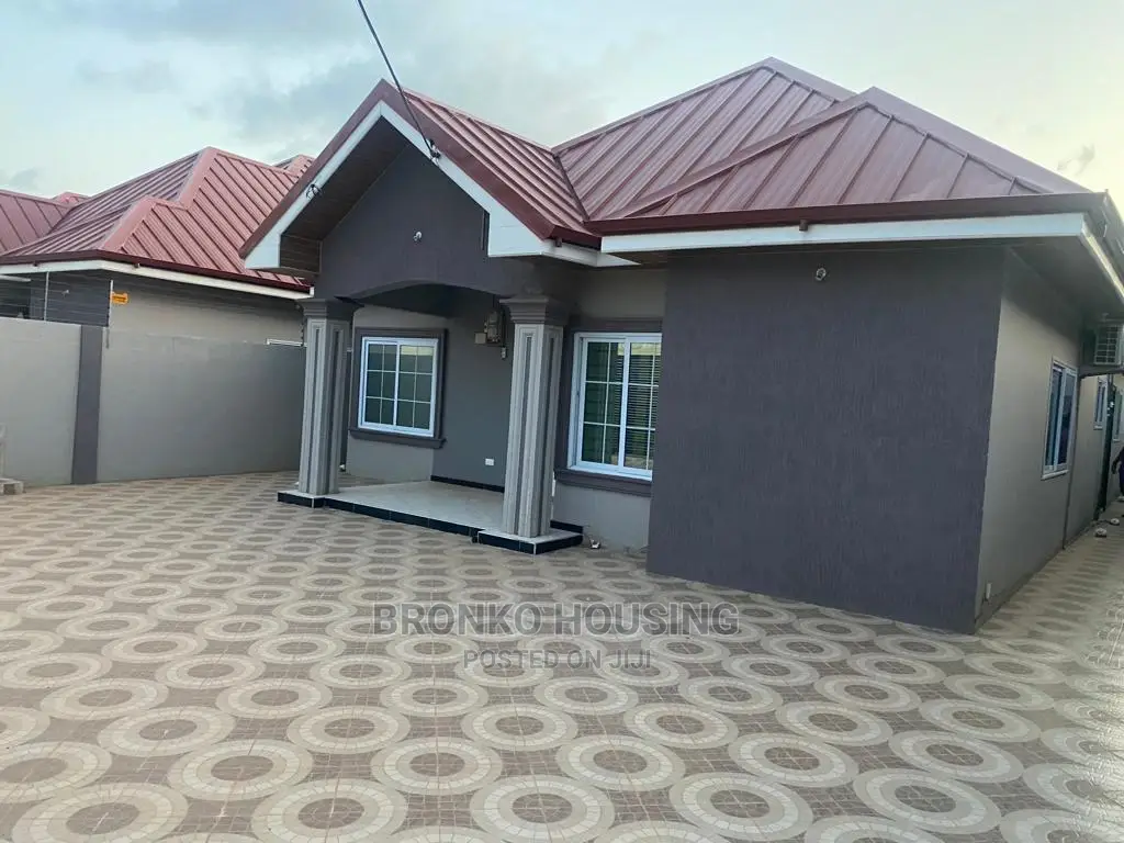 3bdrm House in Bronko Housing, Spintex for rent