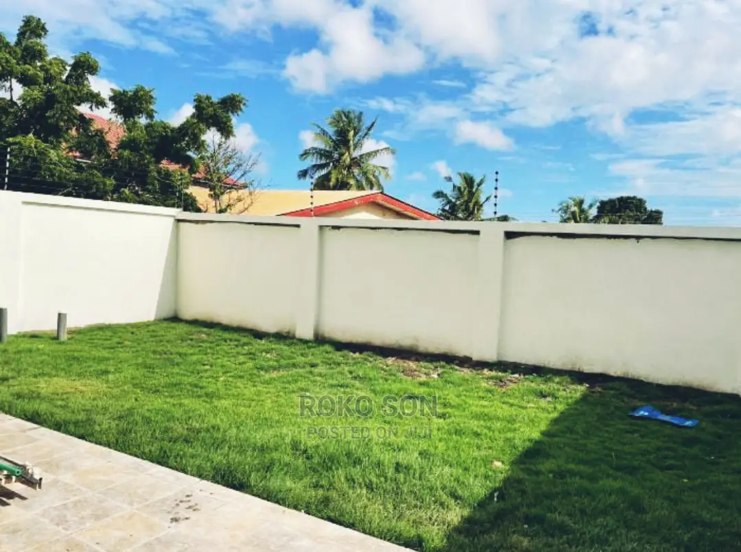 4bdrm Duplex in Dr Roko, Tema Metropolitan for sale