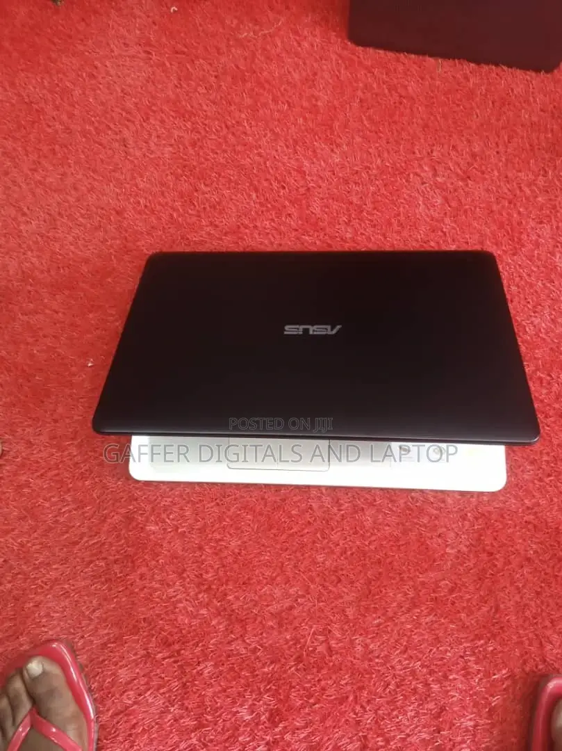 New Laptop Asus A42DE 4GB Intel Celeron HDD+SSD 500GB