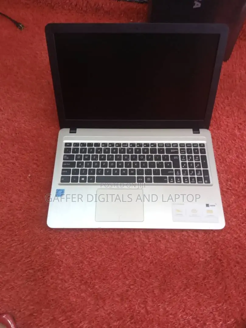 New Laptop Asus A42DE 4GB Intel Celeron HDD+SSD 500GB