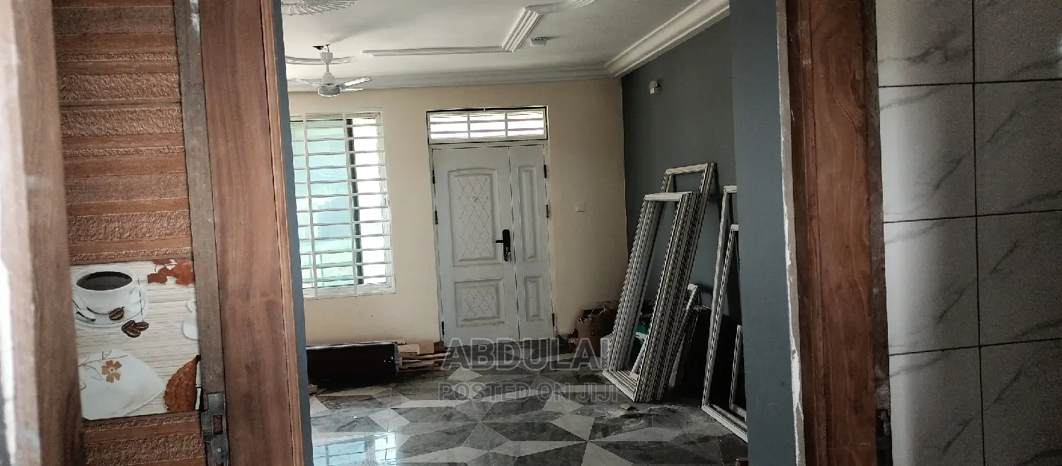 2bdrm Apartment in Ashomam Estate, Police Station for rent