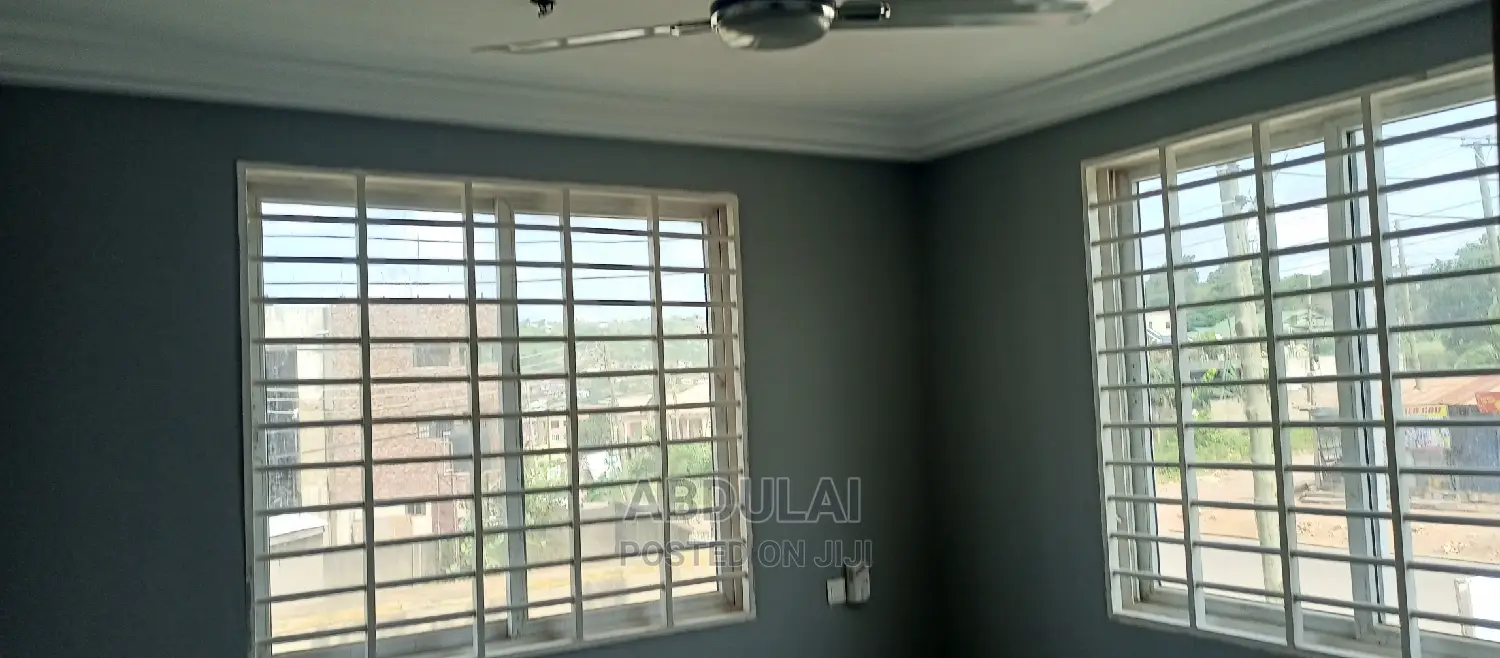 2bdrm Apartment in Ashomam Estate, Police Station for rent