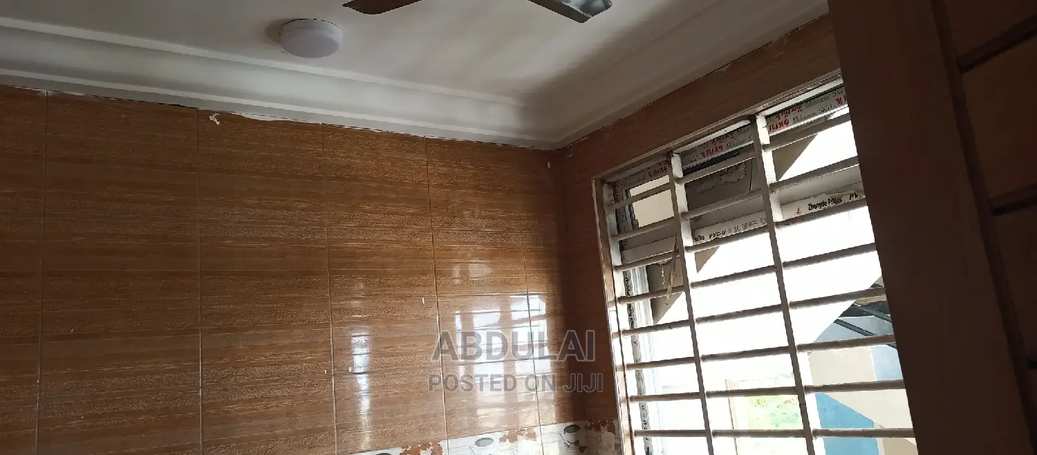 2bdrm Apartment in Ashomam Estate, Police Station for rent