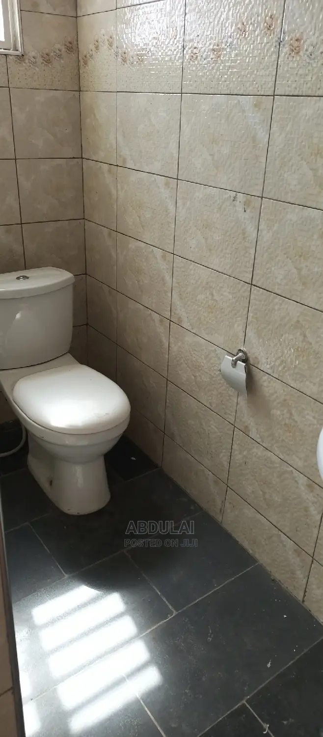 2bdrm Apartment in Ashomam Estate, Police Station for rent