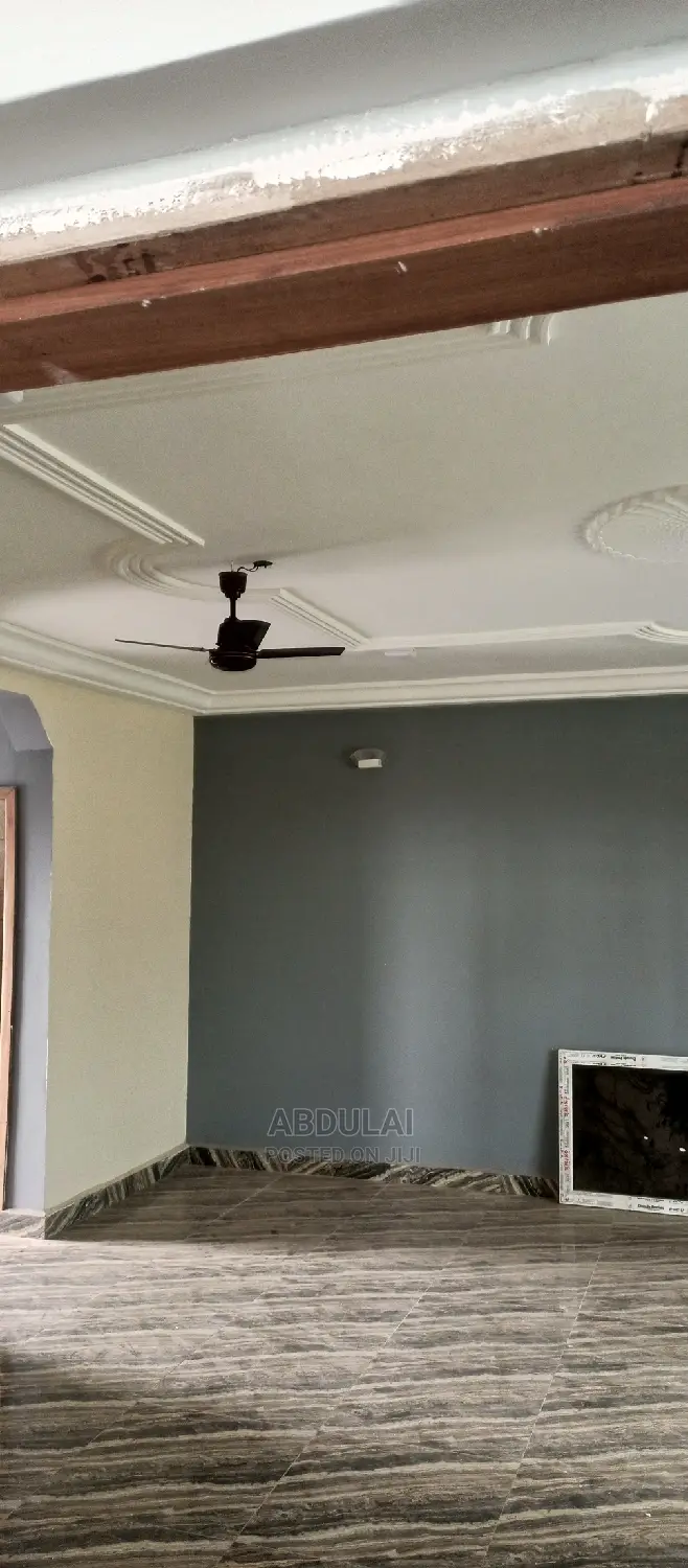 2bdrm Apartment in Ashomam Estate, Police Station for rent