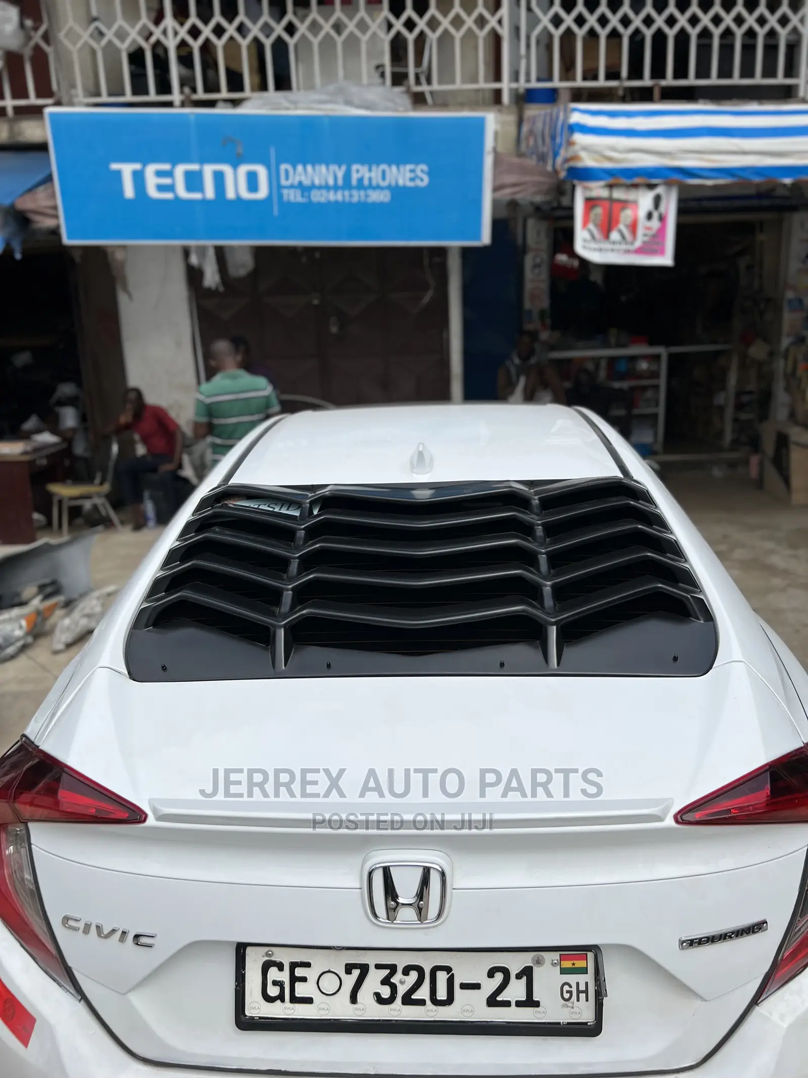 Honda Civic (2016-2020)Windshield