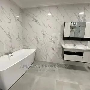 5bdrm House in East Legon for Sale