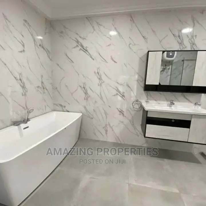 5bdrm House in East Legon for Sale