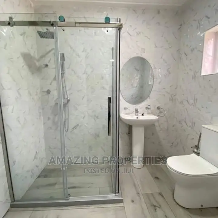 5bdrm House in East Legon for Sale
