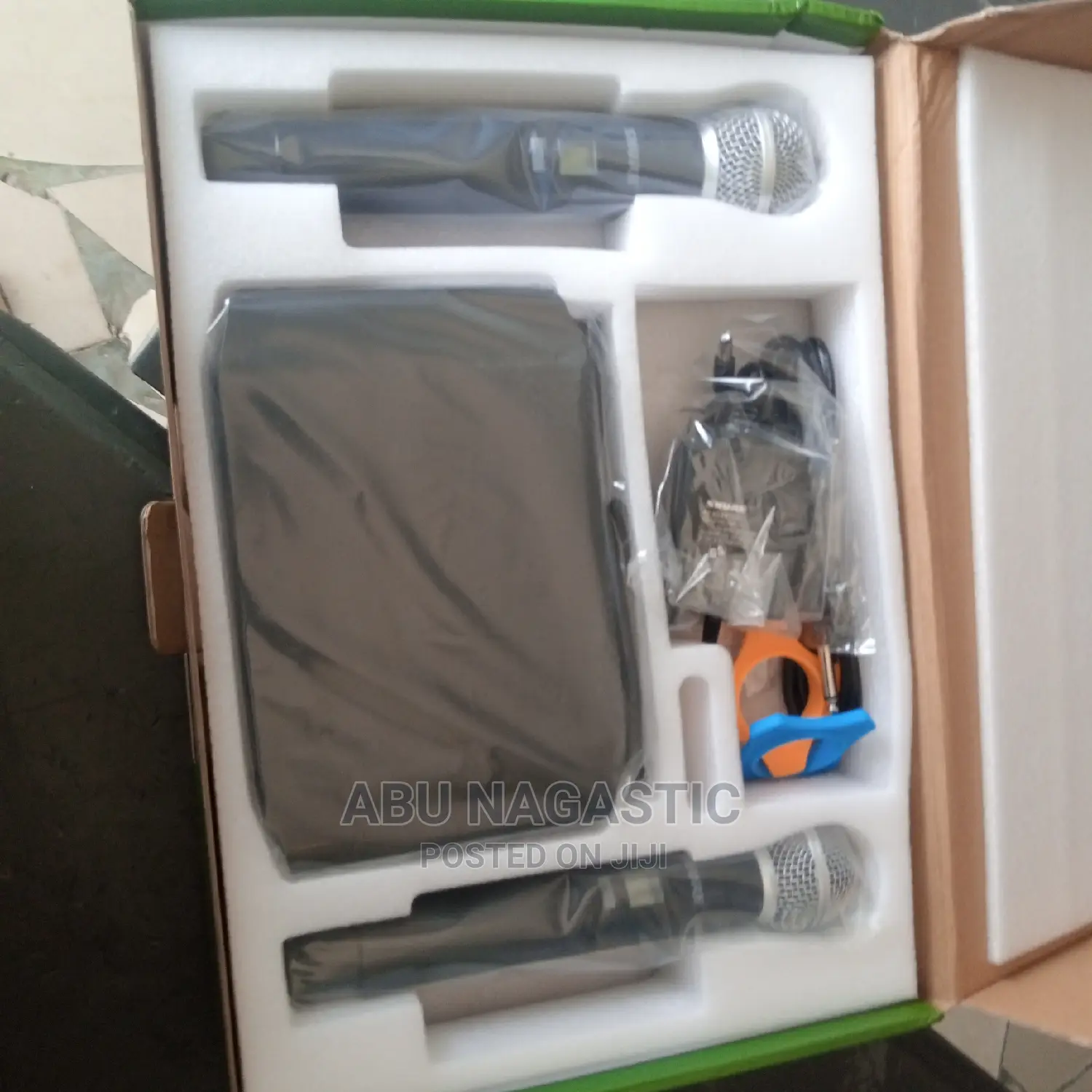 Shure GLXD4 Wireless Microphone System