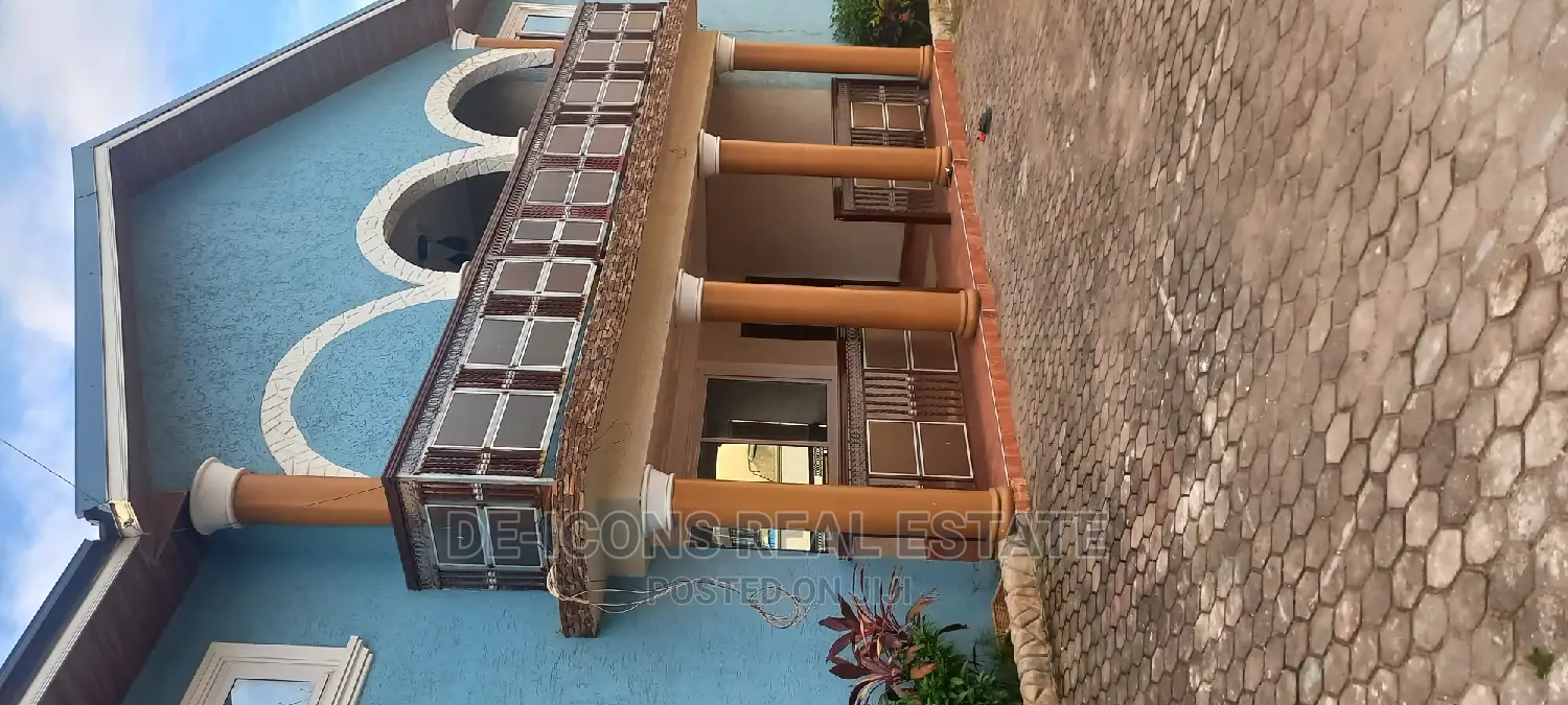 4bdrm Duplex in De-Icons Real Estate, Achimota for rent