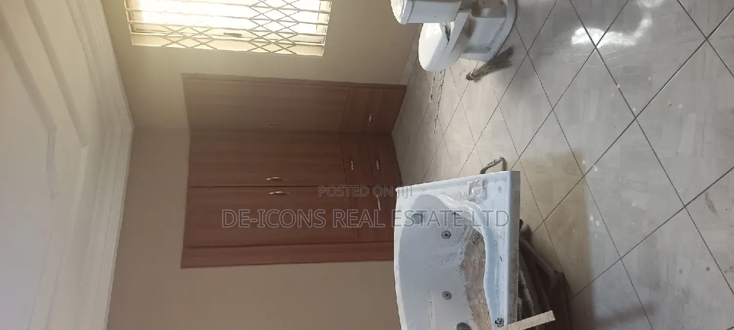 4bdrm Duplex in De-Icons Real Estate, Achimota for rent