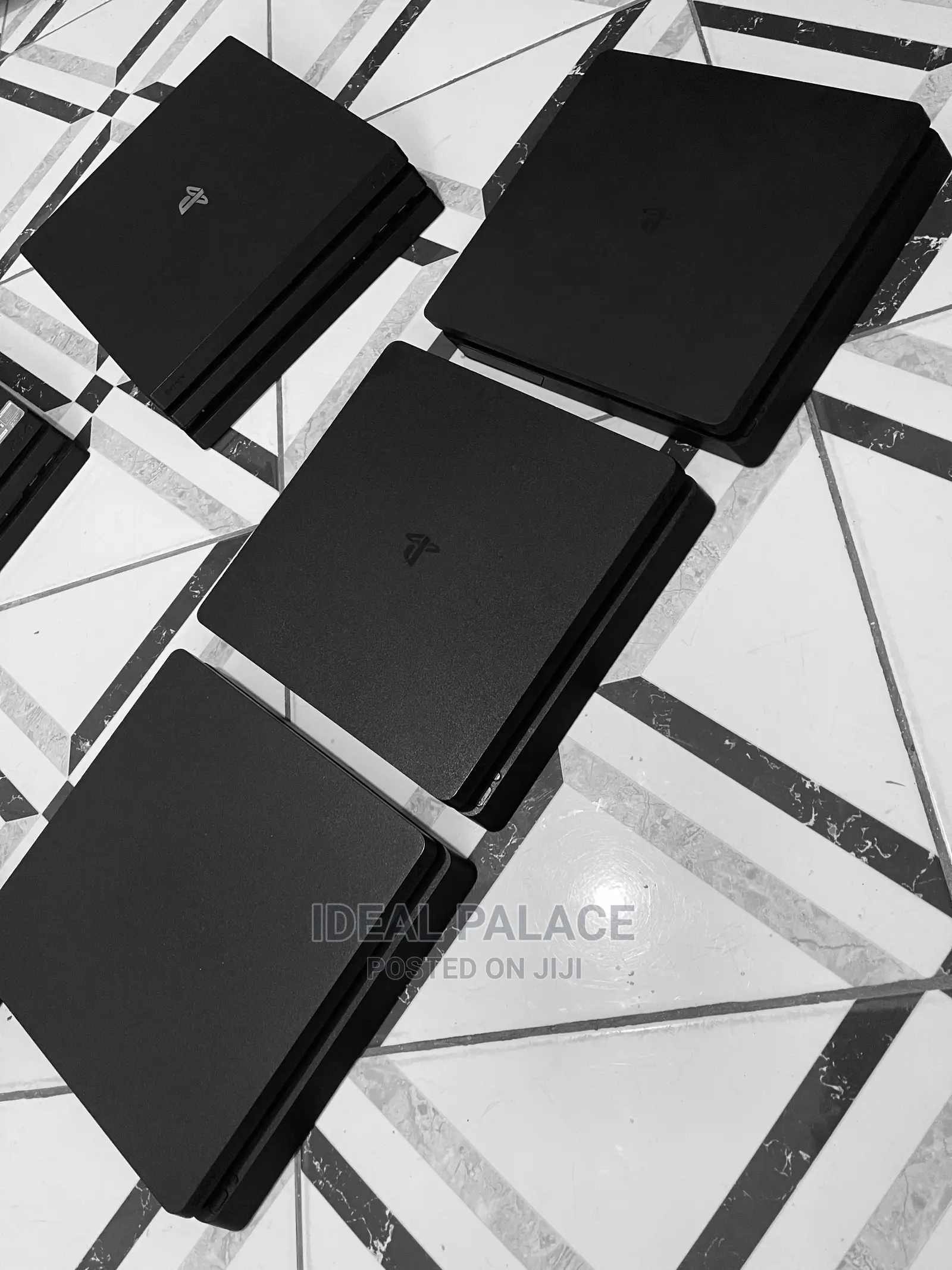 Playstation 4 Slim With 10 Online / Offline Games