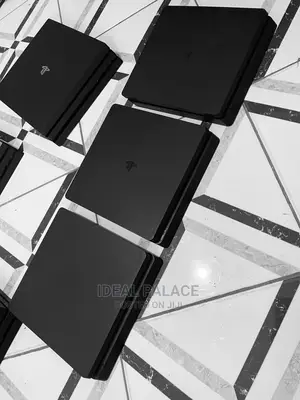 Playstation 4 Slim With 10 Online / Offline Games