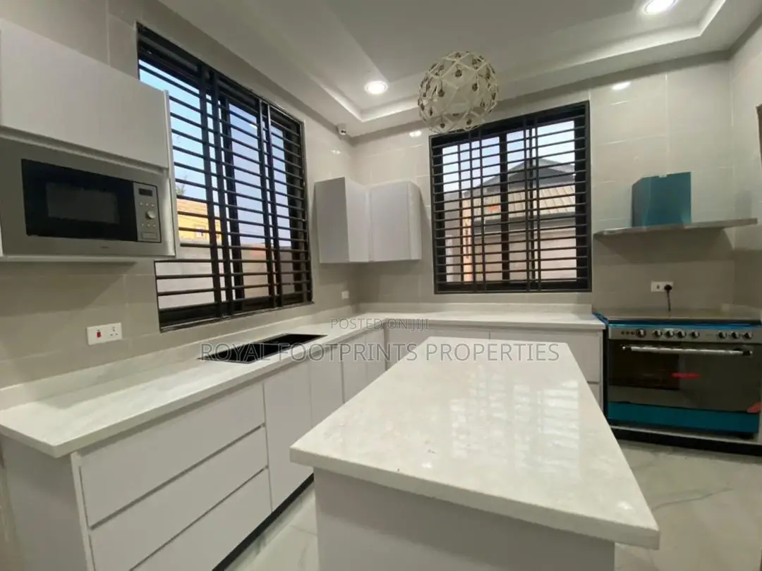 4bdrm House in East Legon for Sale