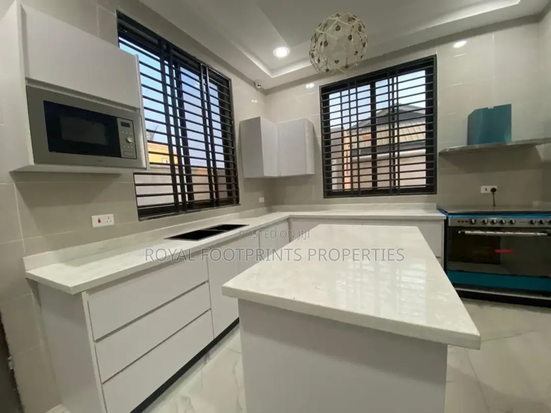 4bdrm House in East Legon for Sale