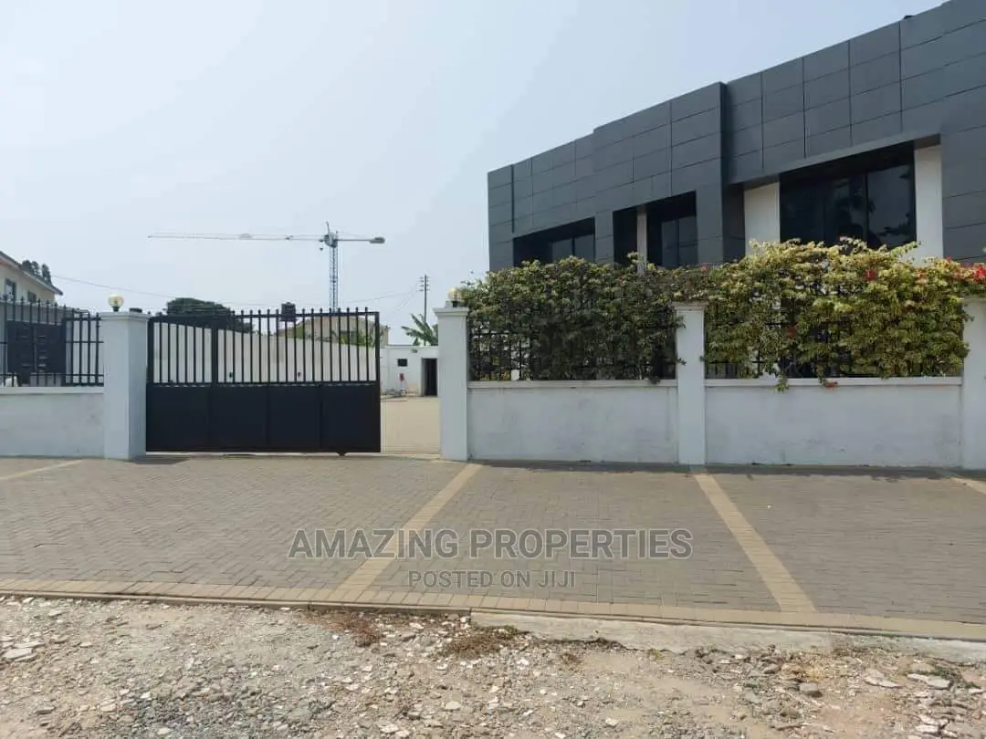 15 Bedrooms House Sit on 1 Acre Land 
Good for at Labone