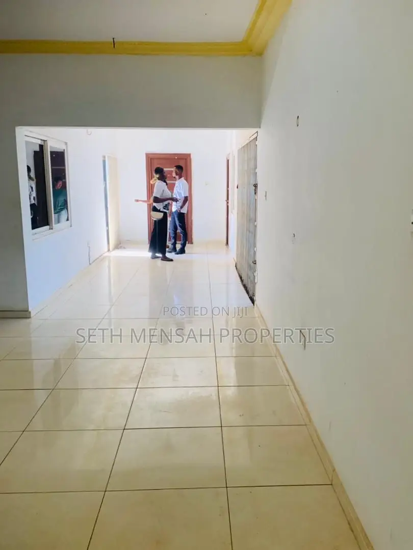 10bdrm House in 12 Bedroom House For, Adenta for rent