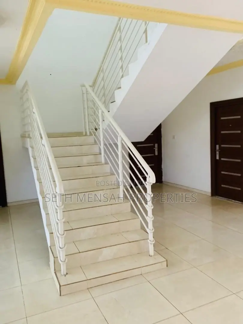 10bdrm House in 12 Bedroom House For, Adenta for rent