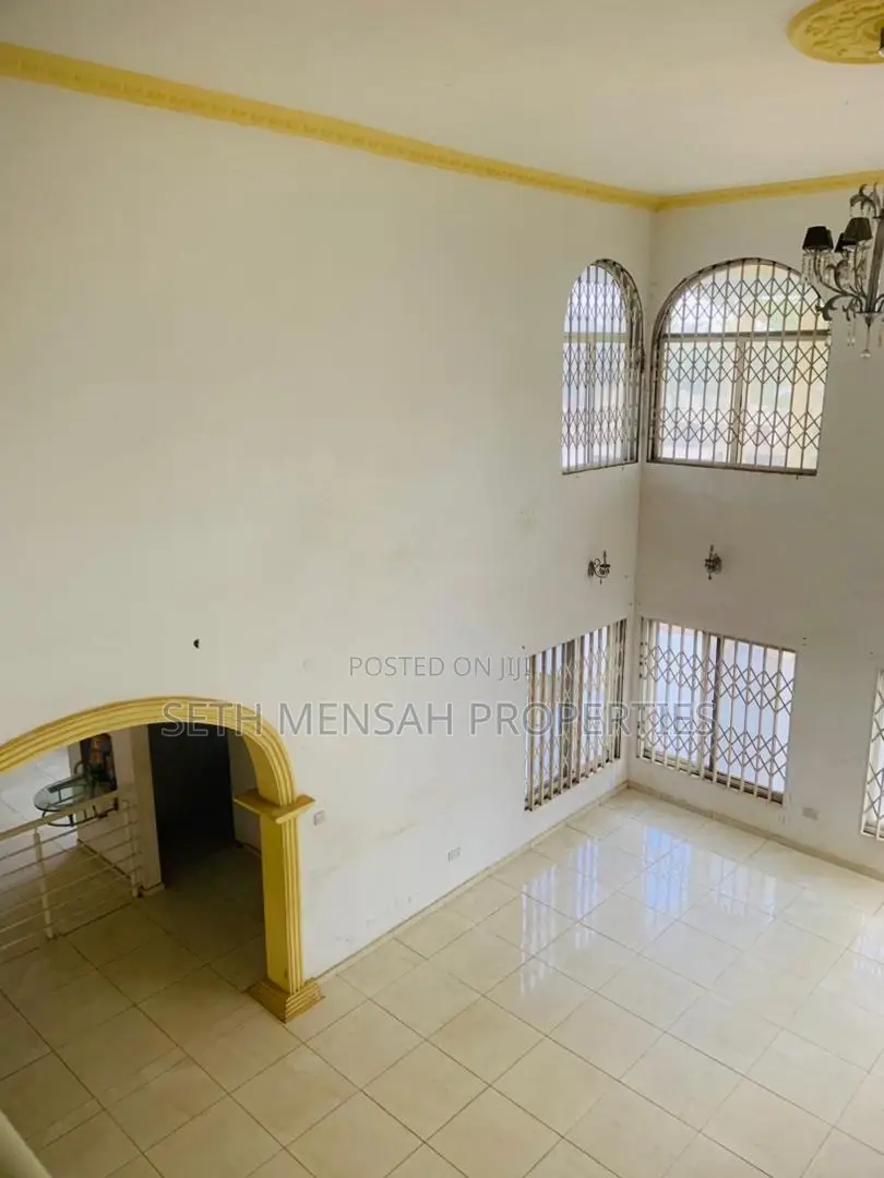10bdrm House in 12 Bedroom House For, Adenta for rent