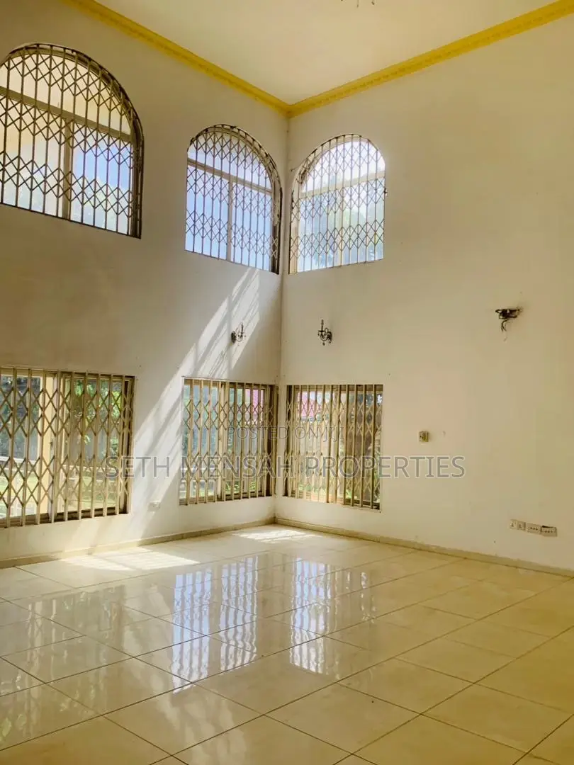 10bdrm House in 12 Bedroom House For, Adenta for rent