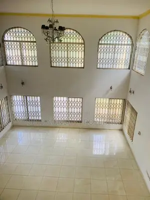 10bdrm House in 12 Bedroom House For, Adenta for rent